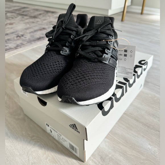 Adidas Ultraboost - Picture 2 of 7
